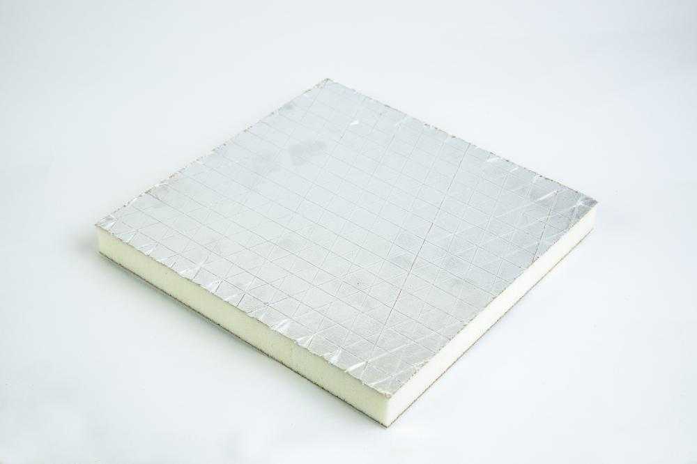 بولي ايسوسيانوريت مغلف بالالمنيوم